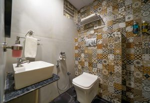 Basic room restroom (1)