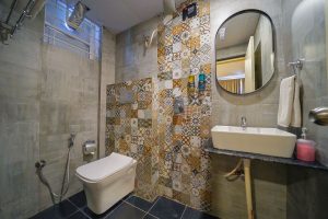 Deluxe room restroom (1)
