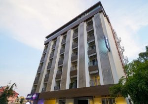 Facade (8)