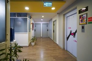 Room entrance (2)