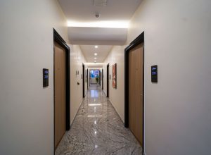 Room entrance (2)