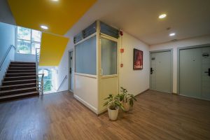 Room entrance (3)