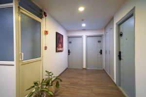Room entrance (4)
