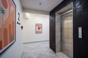 Room entrance (5)