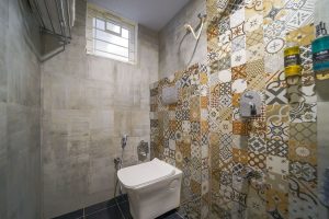 Standard room restroom (3)