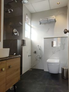 Studio Washroom (2)