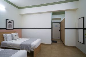 Twin room (8)