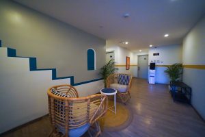 5 Lobby sitting area (1)