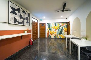 6 Sitting area