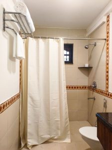Deluxe Queen - Washroom5