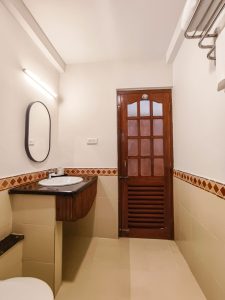 Deluxe Twin - Washroom