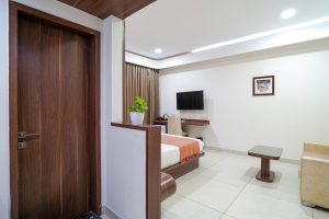 12 Deluxe room 6