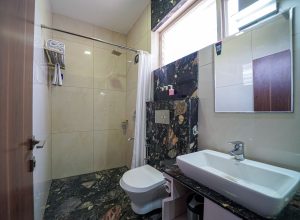 23 Executive room Restroom 7
