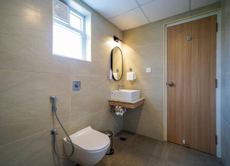 Basic room restroom2hoodi