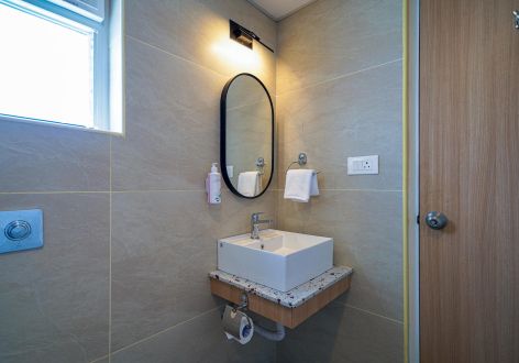 Deluxe Suite room restroom-hoodi (2)