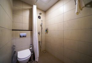 Executive room restroom (1)