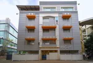 Facade (1)