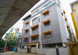 Facade (2)
