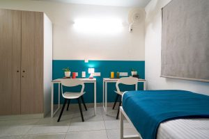 Room (4)