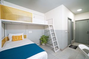 Room (5)
