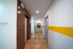 Room entrance (2)