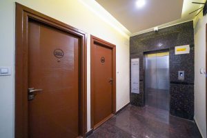 Room entrance (2)