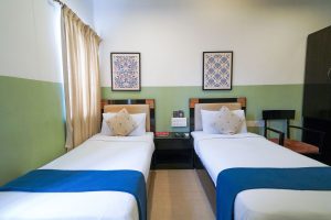 Twin room (2)