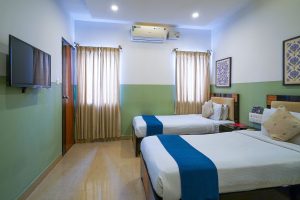 Twin room (4)