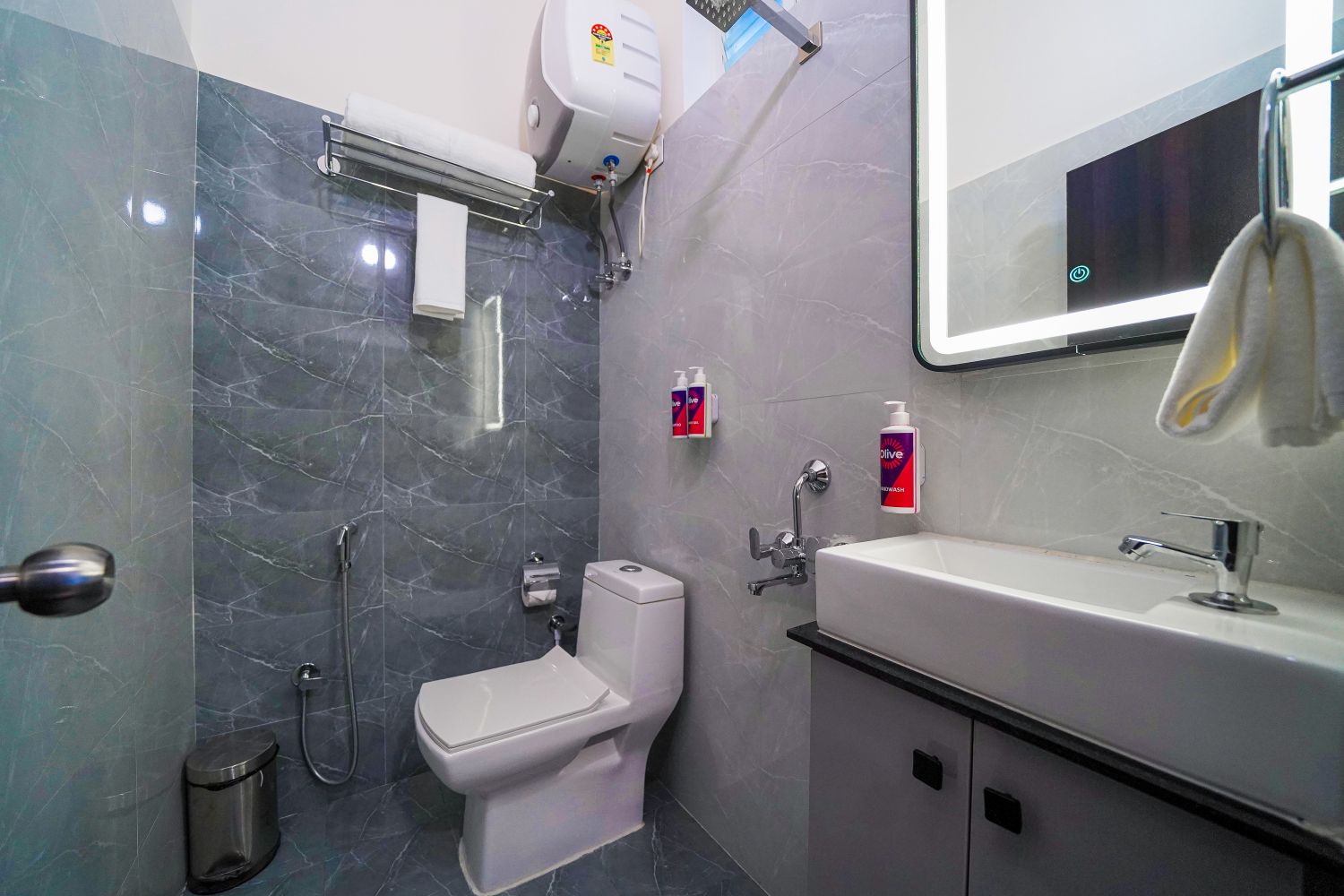 Superior Restroom (8)