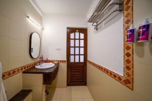 Deluxe Twin room (9)