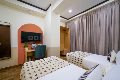 Standard Twin room (3)