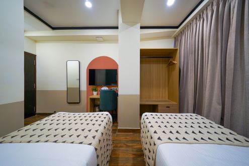 Standard Twin room (7)
