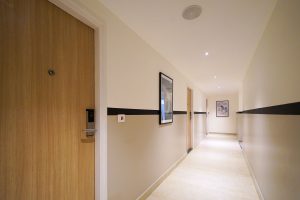 Room entrance (3)