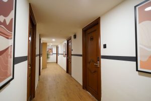Room entrance (2)