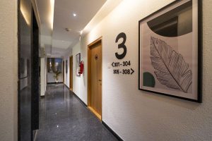 Room entrance (3)