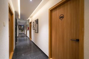 Room entrance (4)