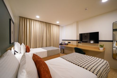 Twin room (2)