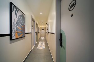 Room entrance (1)