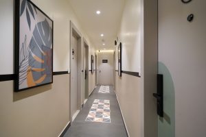 Room entrance (4)