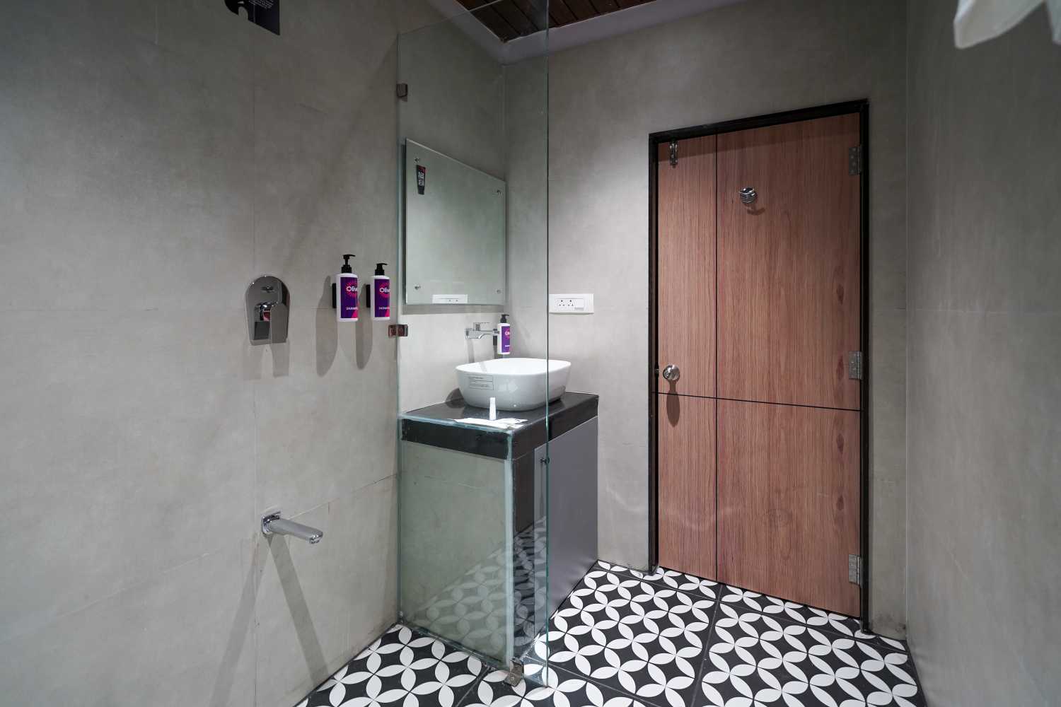 Twin room (10)