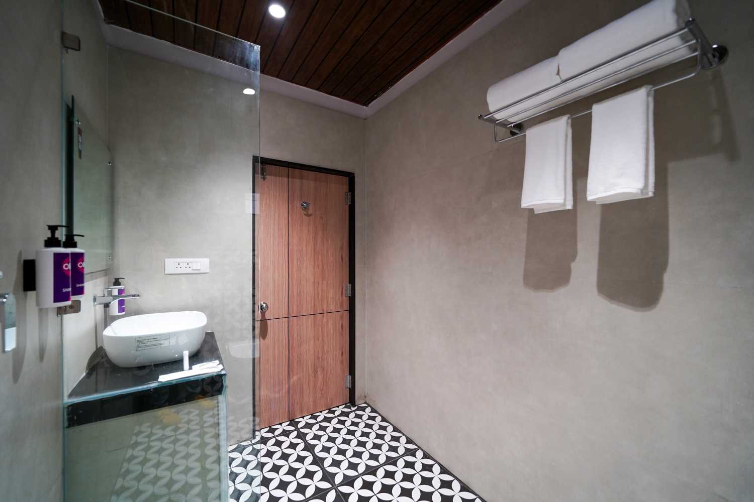 Twin room (11)