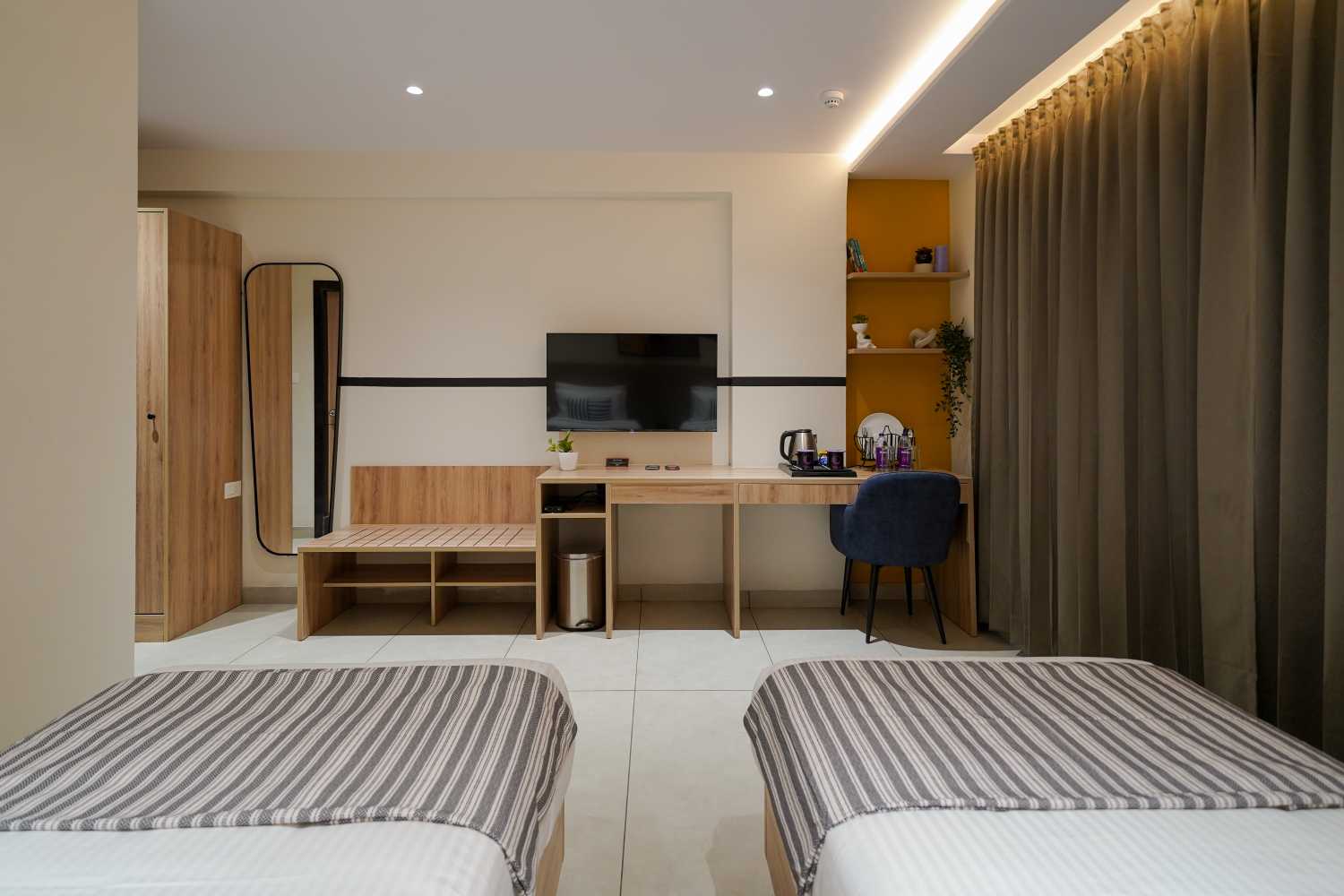 Twin room (3)