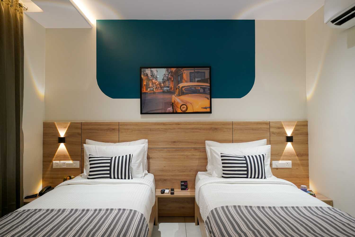 Twin room (6)